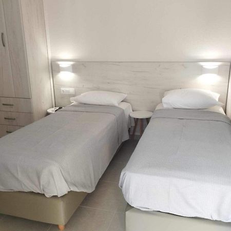 Daniela Apartments ネア・ローダ エクステリア 写真