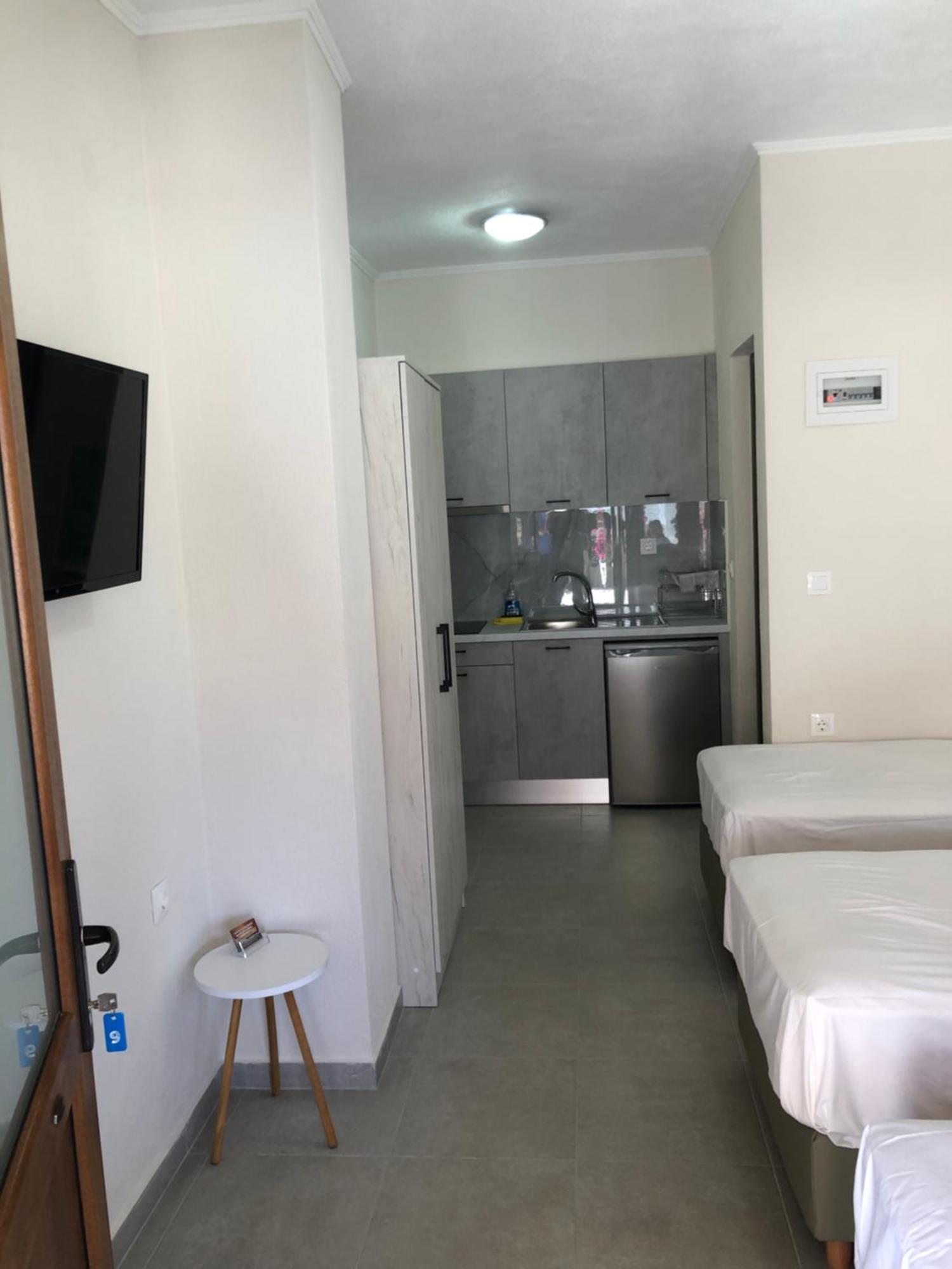 Daniela Apartments ネア・ローダ エクステリア 写真