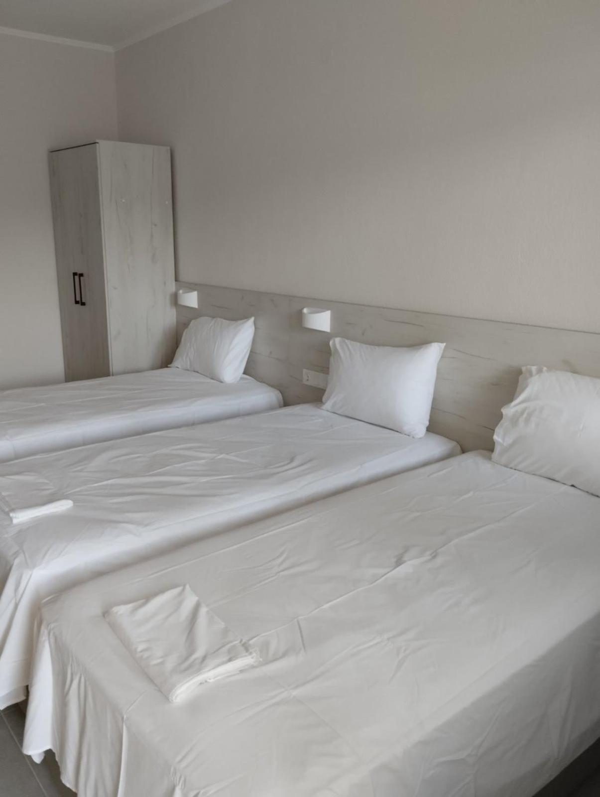 Daniela Apartments ネア・ローダ エクステリア 写真