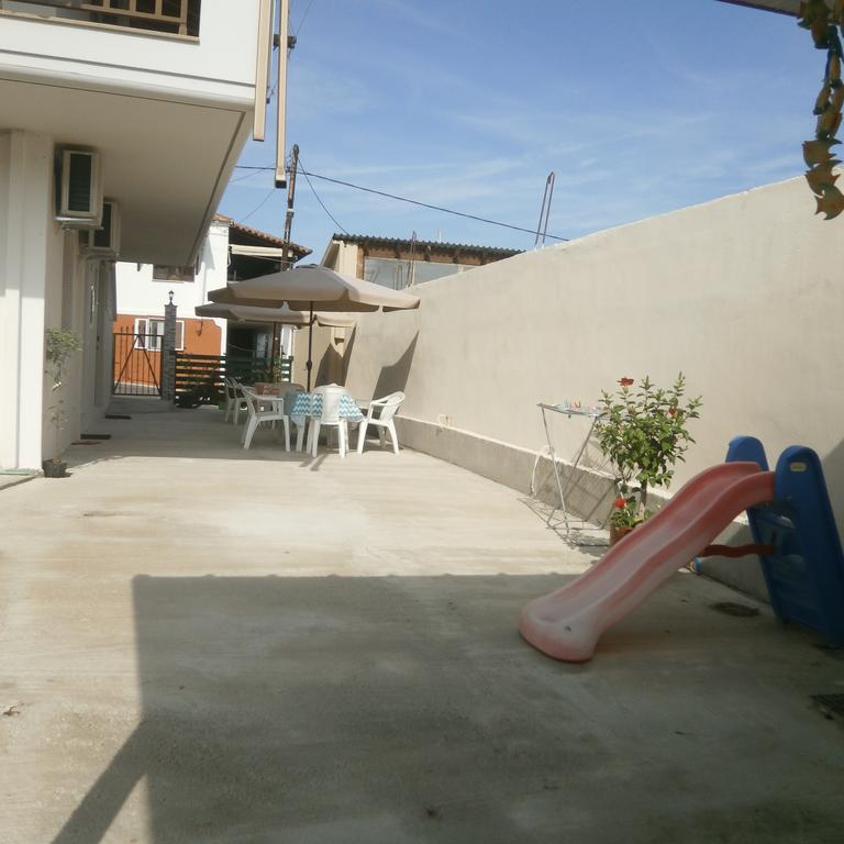 Daniela Apartments ネア・ローダ エクステリア 写真