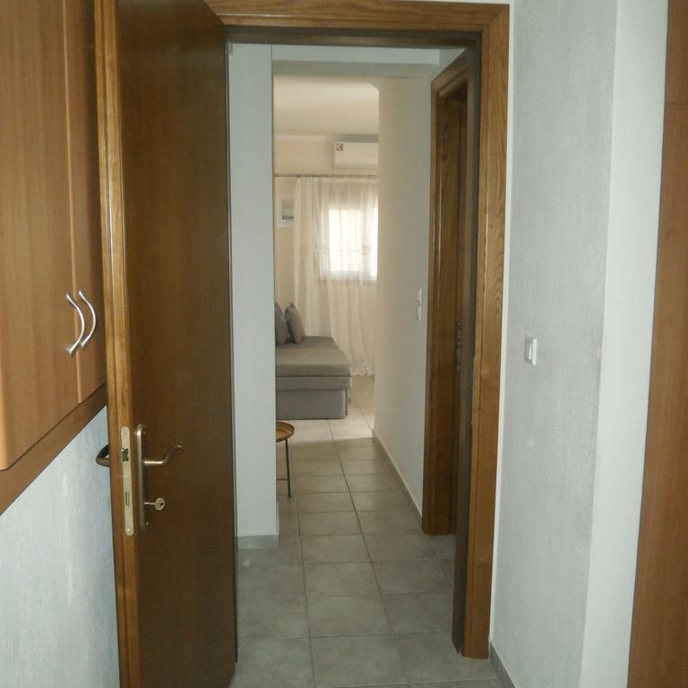 Daniela Apartments ネア・ローダ エクステリア 写真