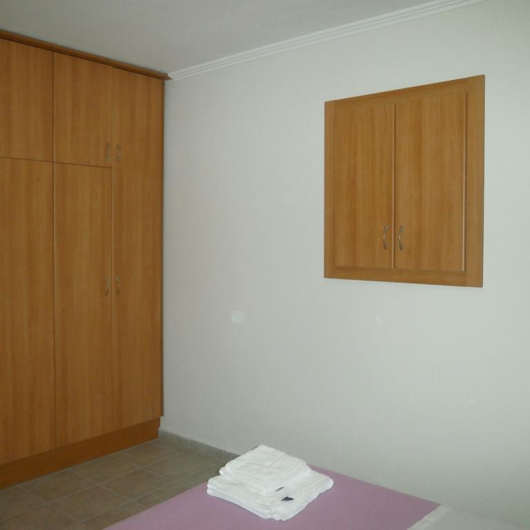 Daniela Apartments ネア・ローダ エクステリア 写真