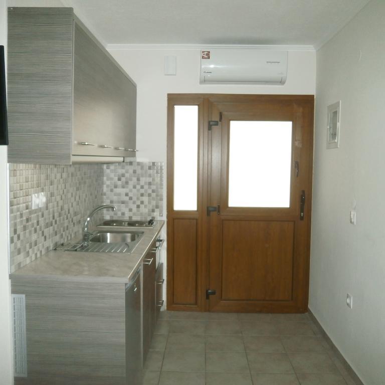 Daniela Apartments ネア・ローダ エクステリア 写真